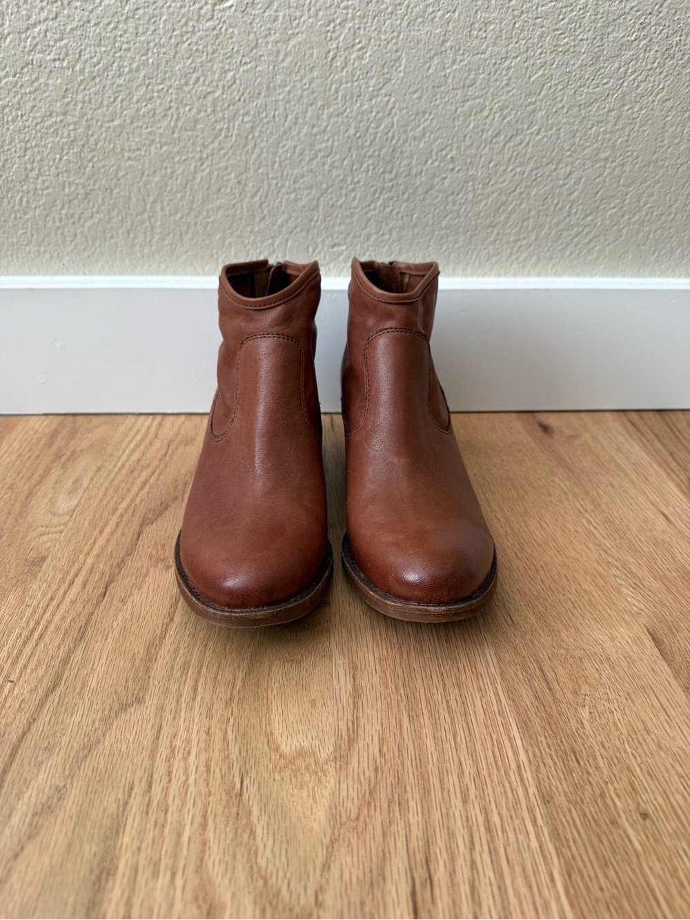 Sofft $170 Leather Aisley Ankle Boot Booties Brown Western Boho Size 7 - Picture 2 of 11